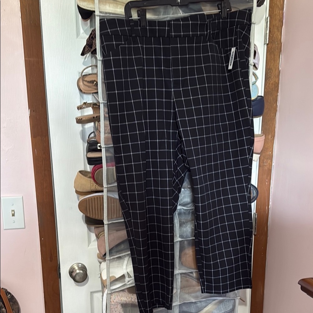 Women’s High Rise Pixie Pant - Black Checkered Pants